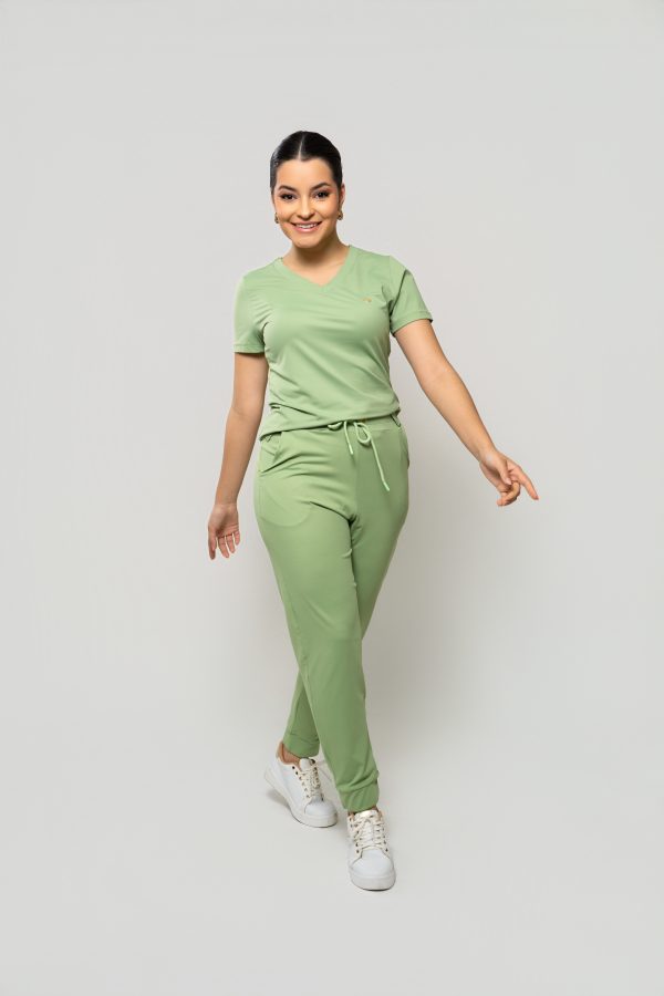 Scrub Modelo Jogger Verde Alcaparra